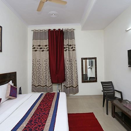 Oyo 8910 Celeste Inn Greater Noida Ngoại thất bức ảnh