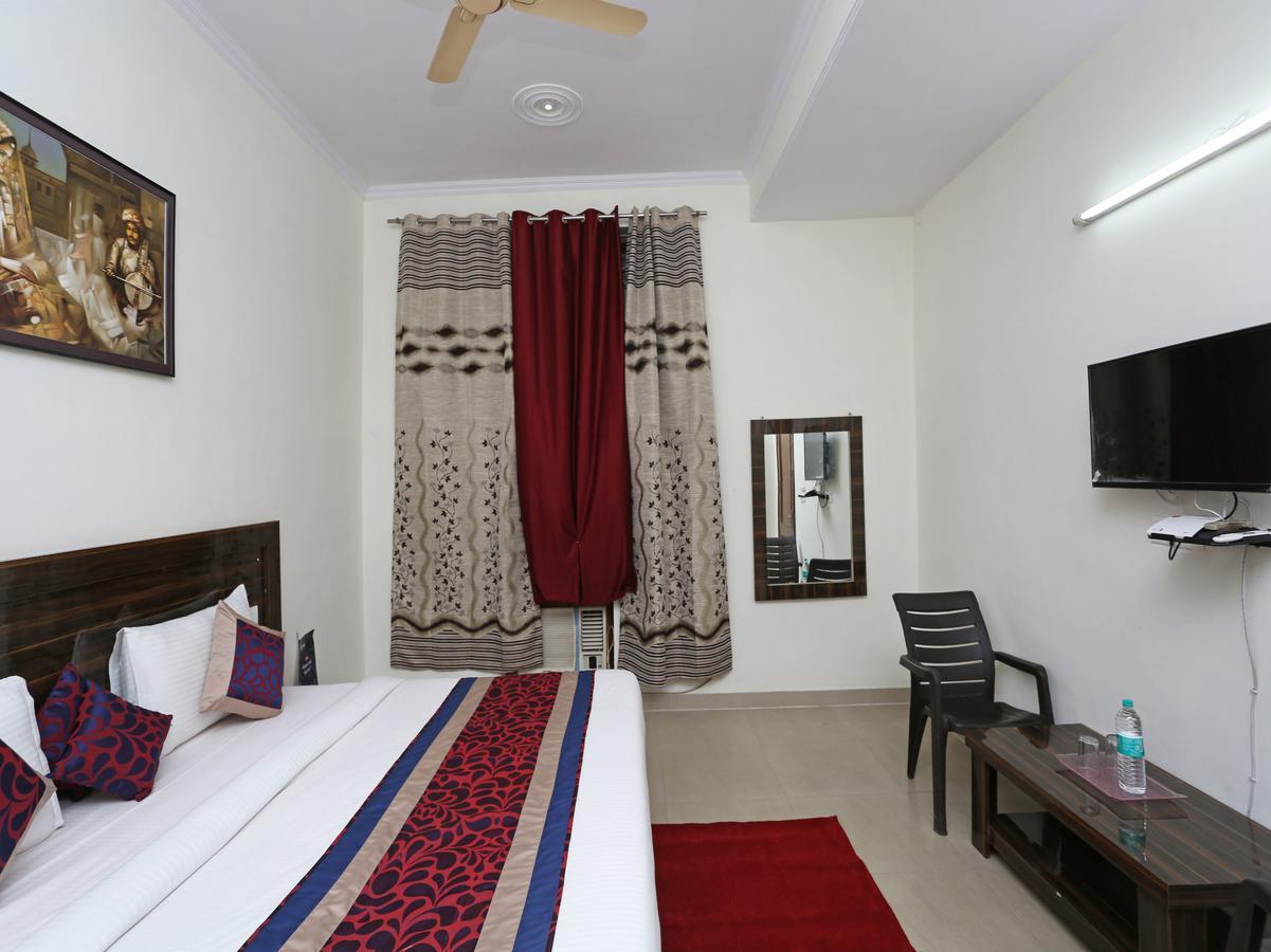 Oyo 8910 Celeste Inn Greater Noida Ngoại thất bức ảnh
