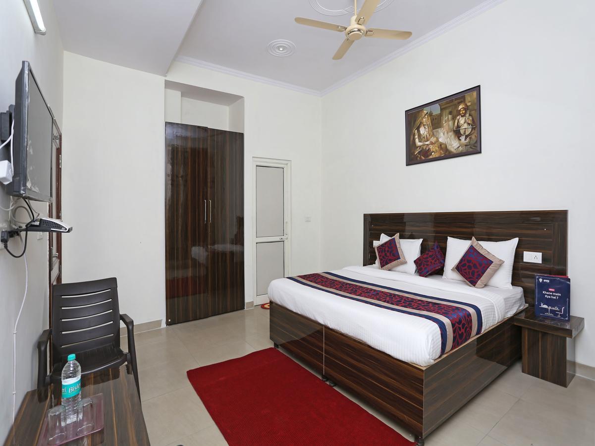 Oyo 8910 Celeste Inn Greater Noida Ngoại thất bức ảnh