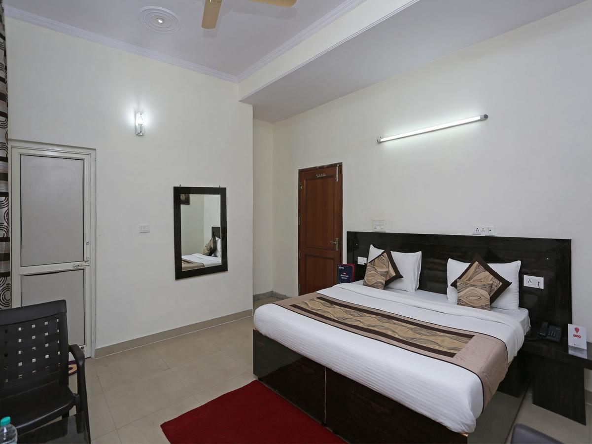 Oyo 8910 Celeste Inn Greater Noida Ngoại thất bức ảnh