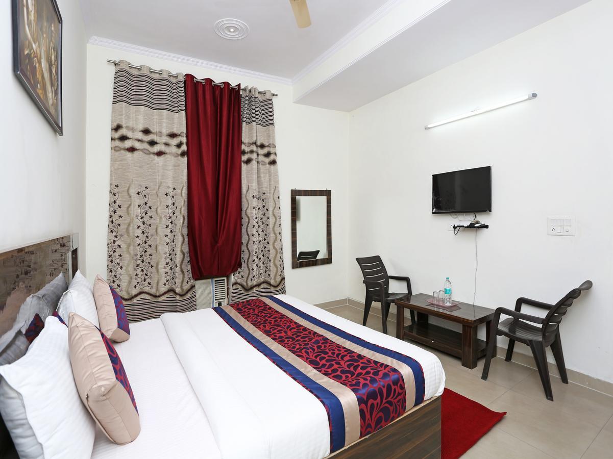 Oyo 8910 Celeste Inn Greater Noida Ngoại thất bức ảnh