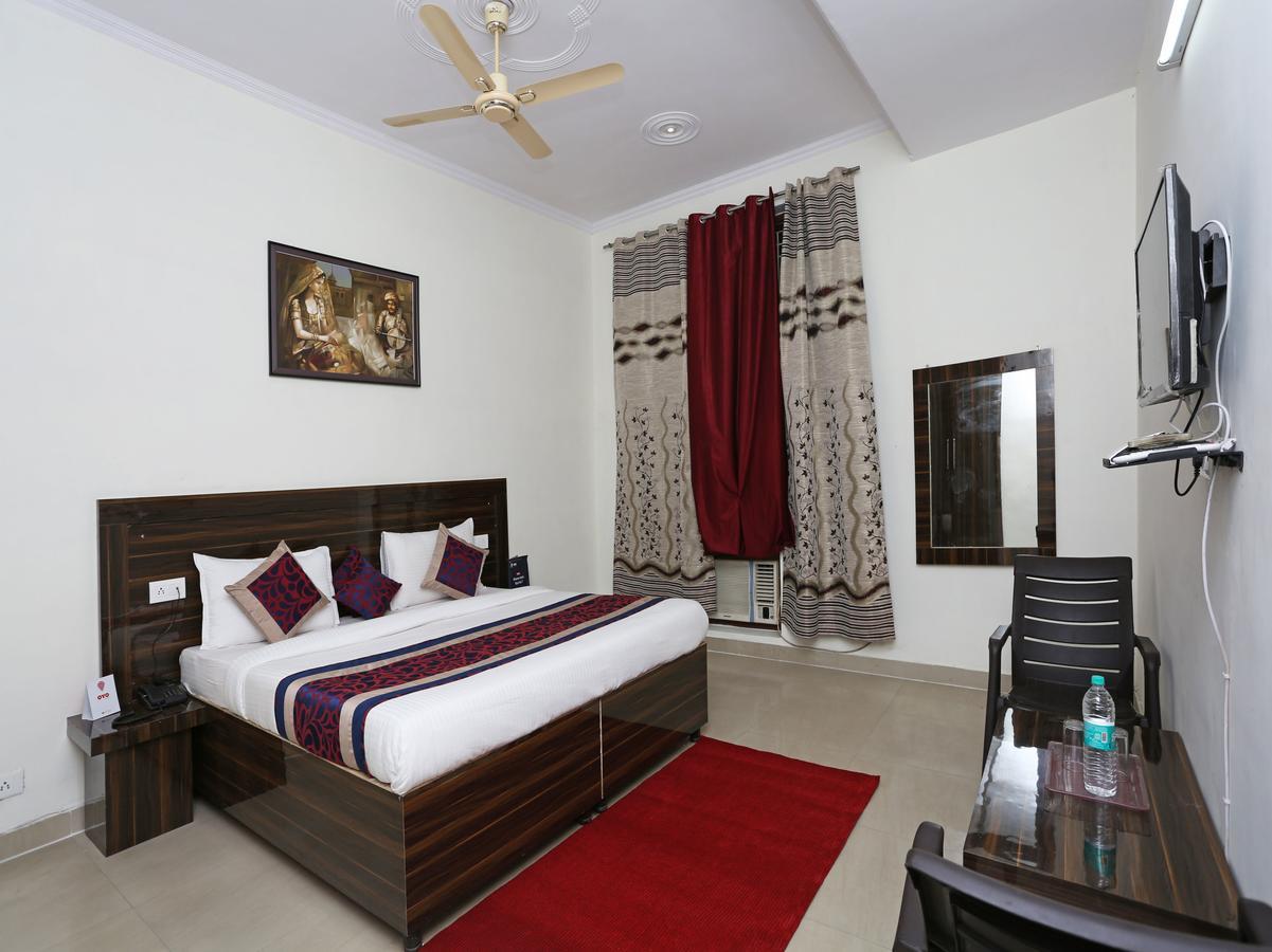Oyo 8910 Celeste Inn Greater Noida Ngoại thất bức ảnh