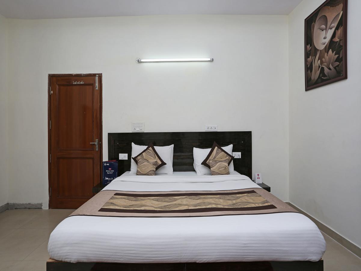 Oyo 8910 Celeste Inn Greater Noida Ngoại thất bức ảnh