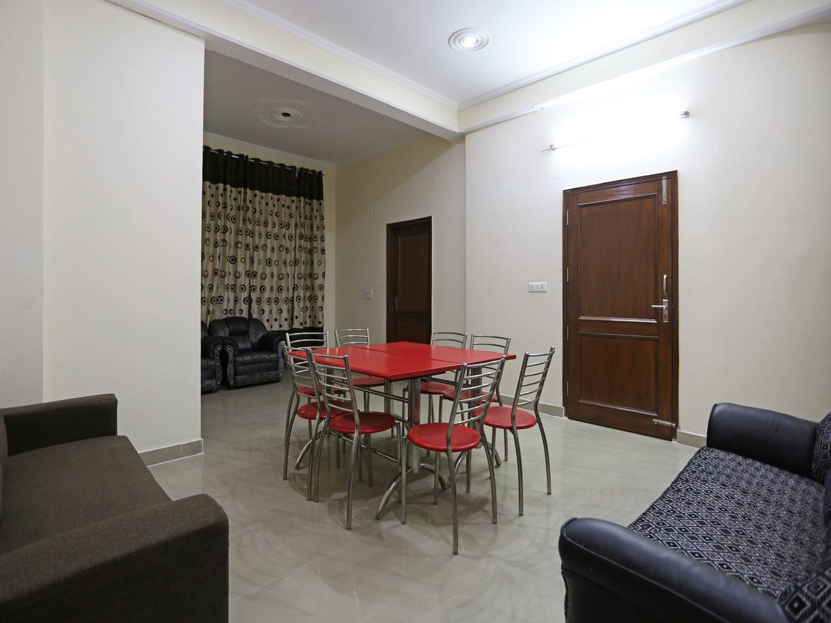 Oyo 8910 Celeste Inn Greater Noida Ngoại thất bức ảnh