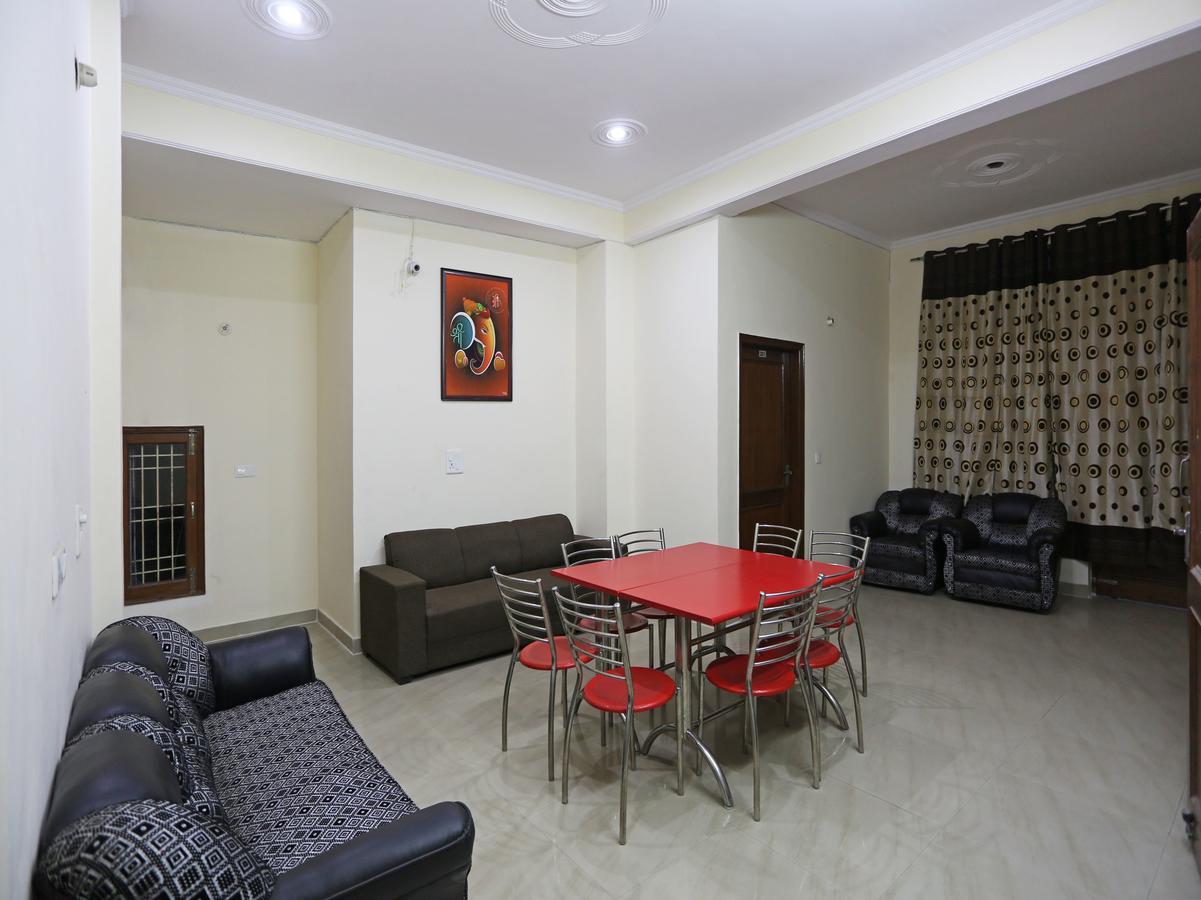 Oyo 8910 Celeste Inn Greater Noida Ngoại thất bức ảnh